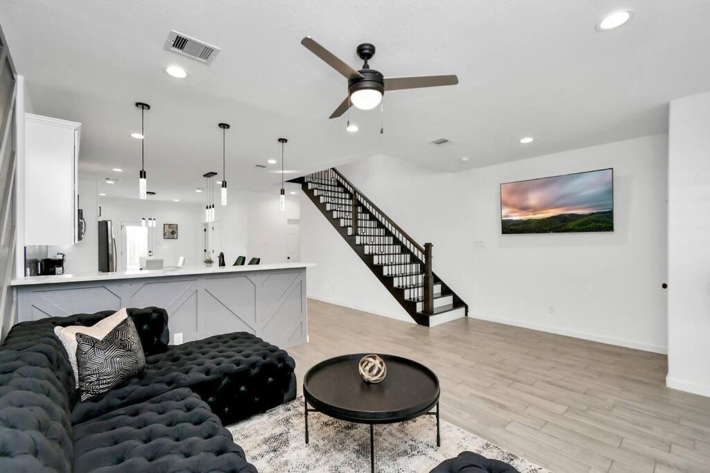 Grand Luxe Retreat - Sleeps 8 - Free Parking - Near Med Center & Nrg