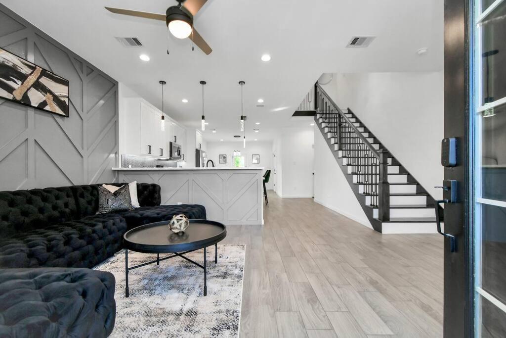 Grand Luxe Retreat - Sleeps 8 - Free Parking - Near Med Center & Nrg